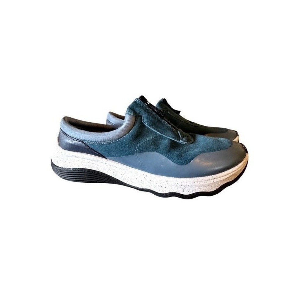 Clarks Collection Blue Suede Slip In Zip Gorpcore Mule Walking Sneaker Shoe 9.5